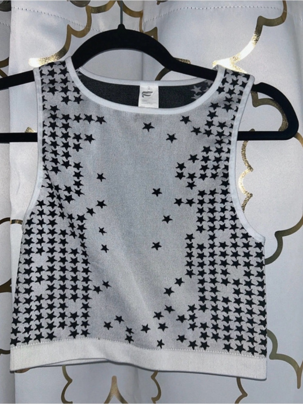 Fabletics White Sleeveless Star-Print Knit Crop Top size medium
